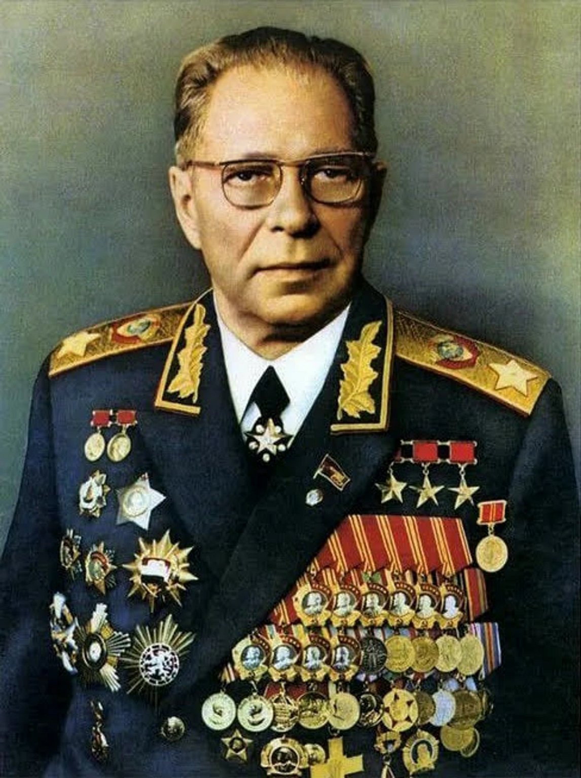 Министр обороны СССР, Маршал Советского Союза Д.Ф. Устинов